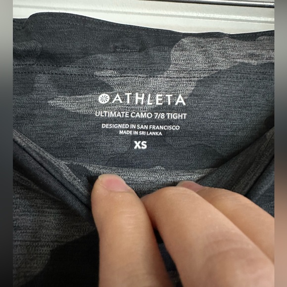 Athleta Ultimate Camo 7/8 Tight Stash Leggings with pocket - Picture 3 of 9